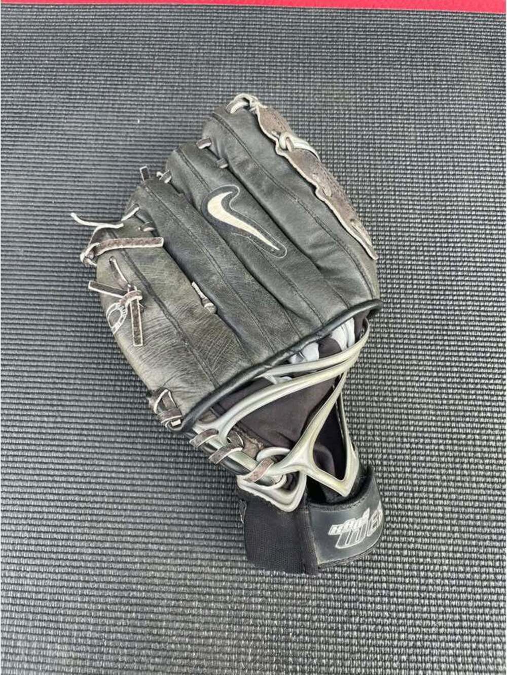 Nike Kaos Web 1105 11.00" Baseball Glove Black Right Hand Throw WebFit Youth Fit